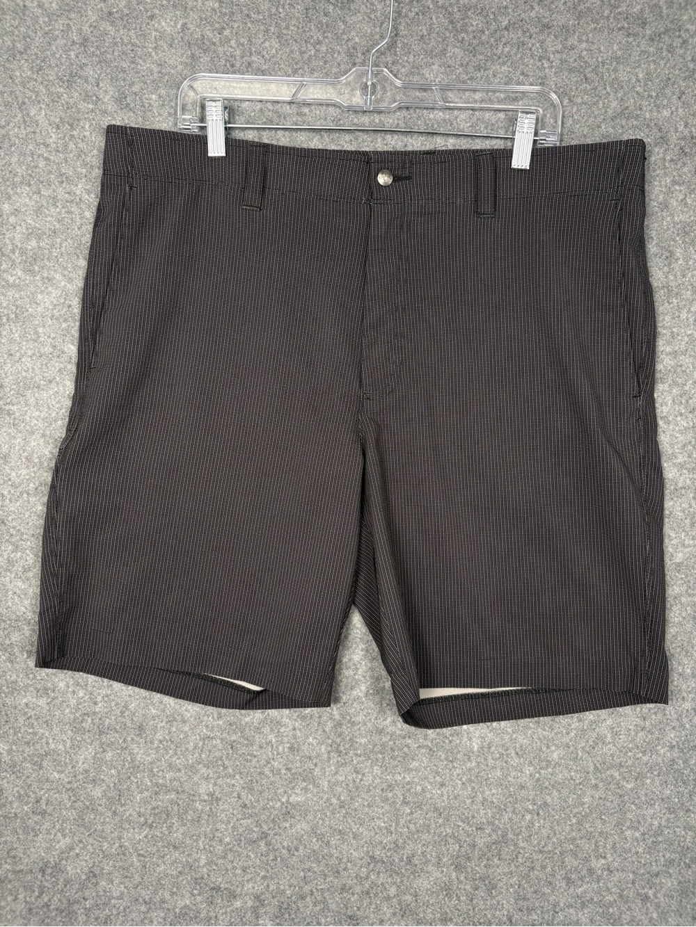 Callaway Men’s Golf Shorts Size 38 Gray Micro Stripe